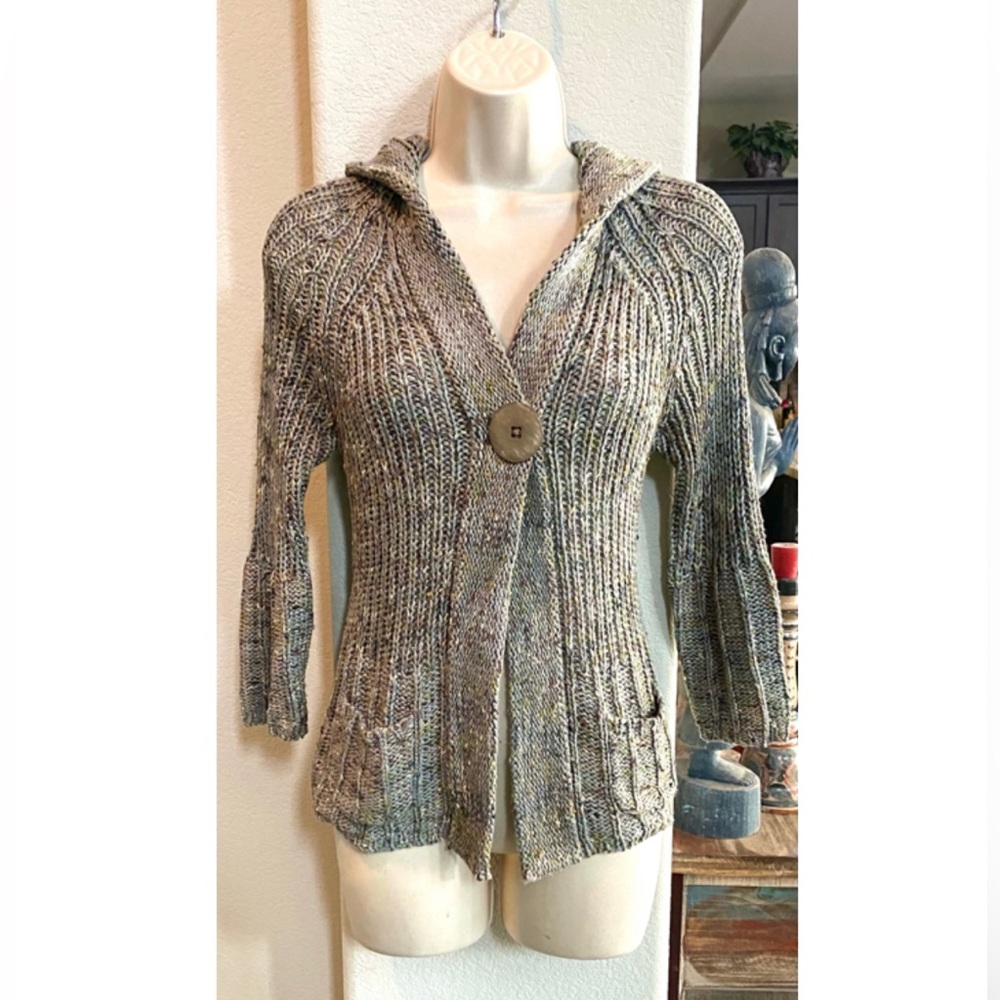 Like new BcbgMaxazria beautiful 1 button cardigan. Sz S